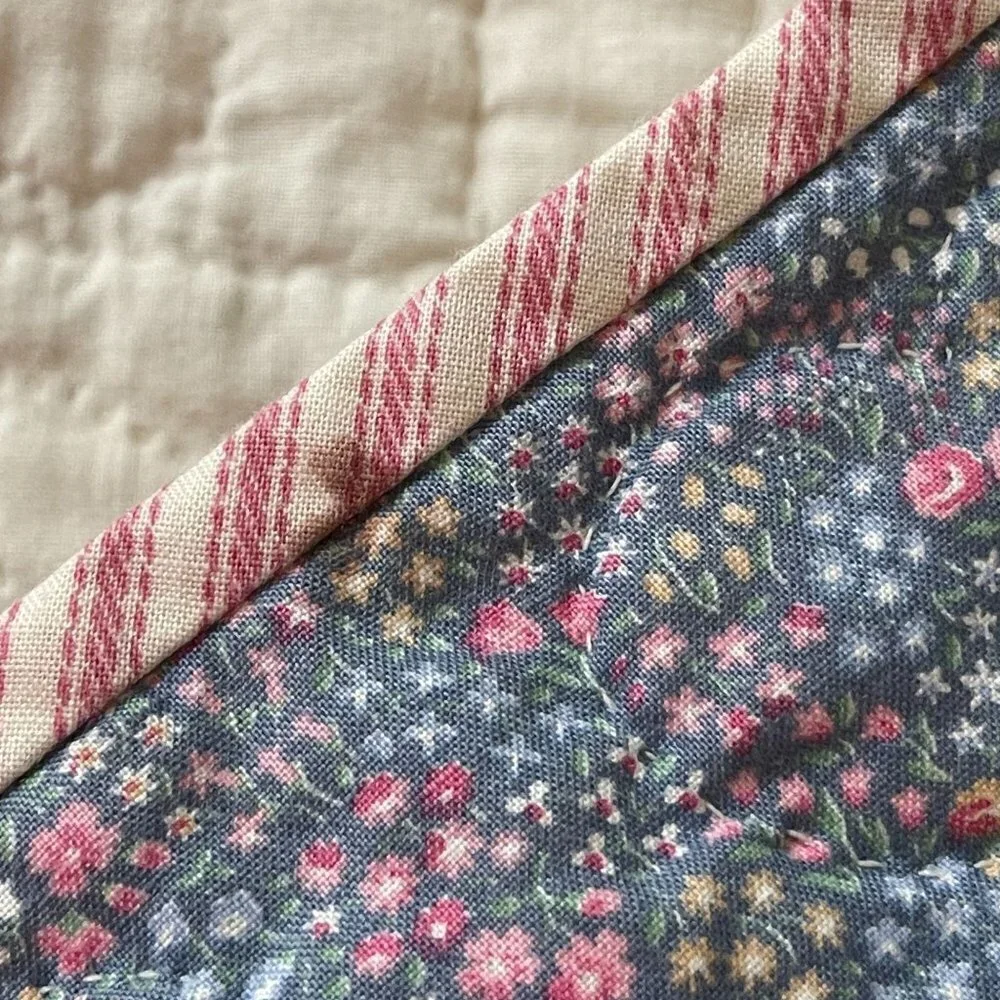 Small Child's Baby Bed Patchwork Quilt Girl Friends Pink Blue Floral 34